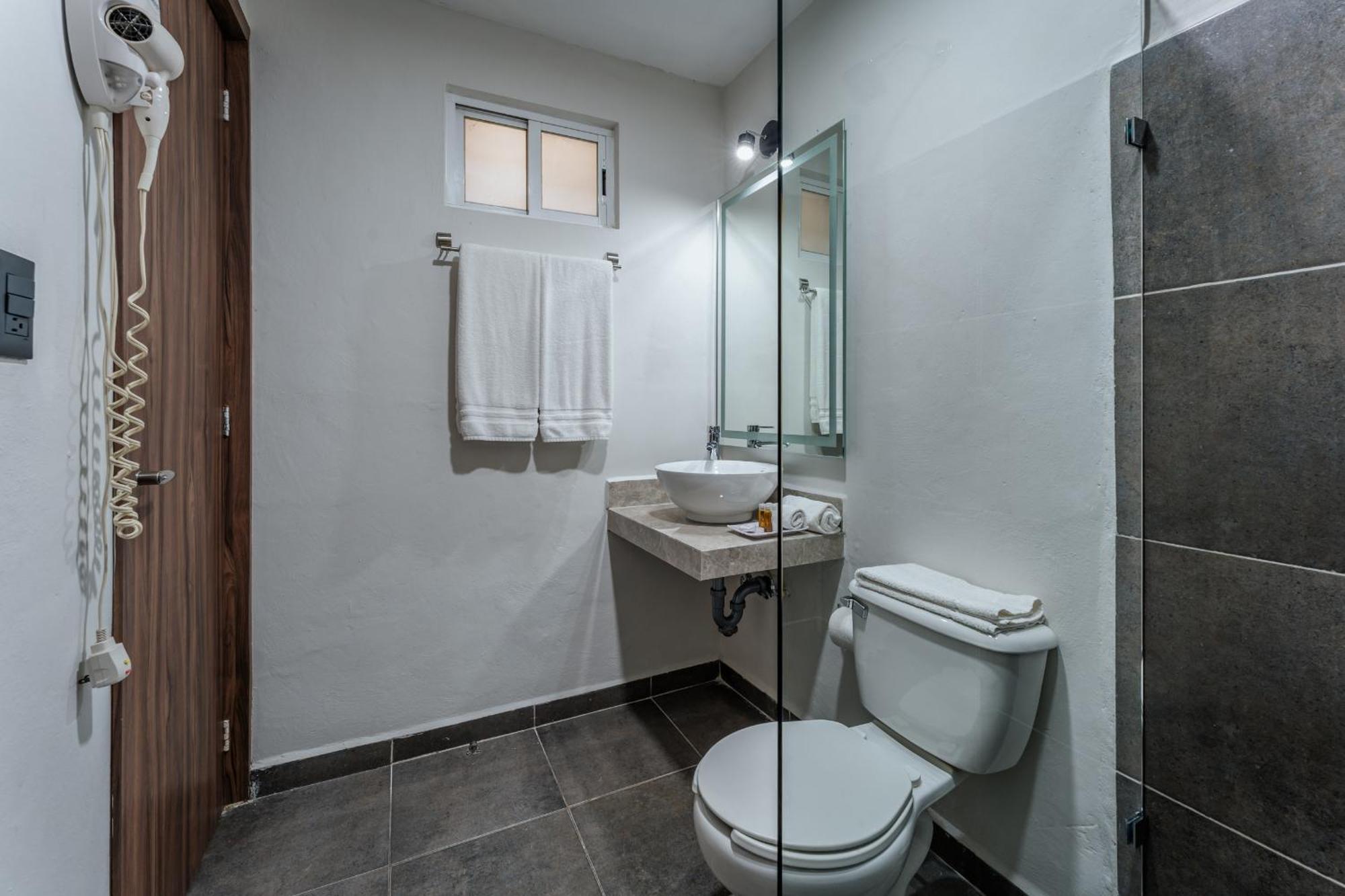 Standard Twin Room,1626360916:JPEG