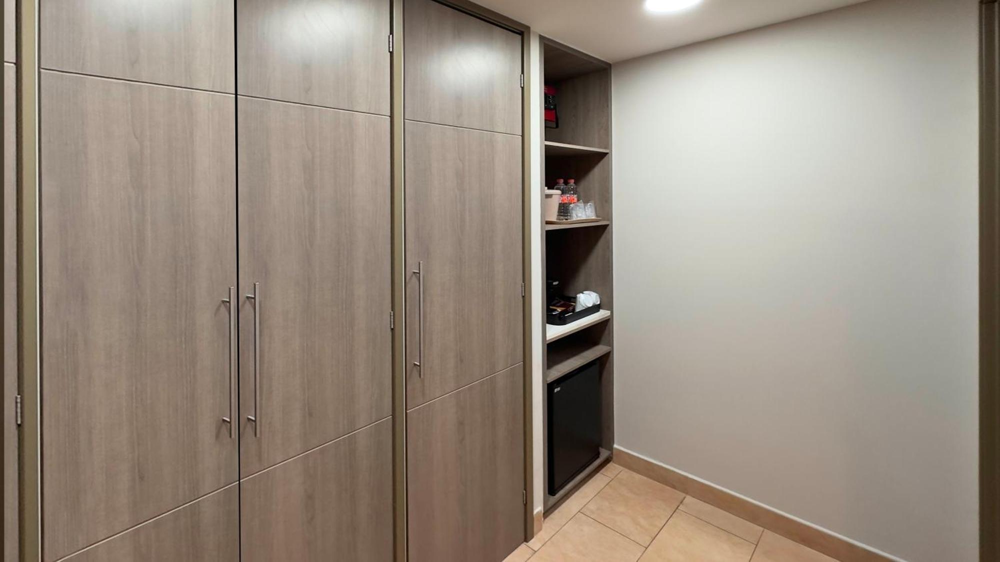 One-Bedroom Suite,1627937812:JPEG