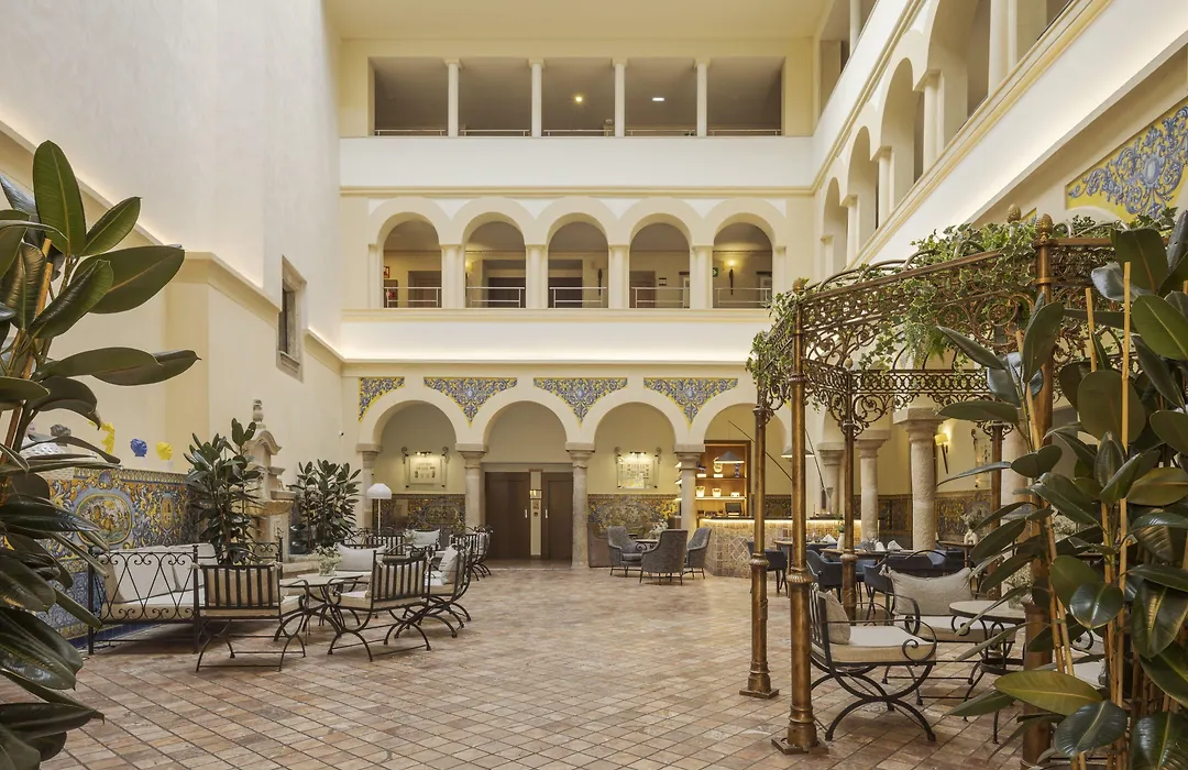 Hotel Ilunion Merida Palace-1