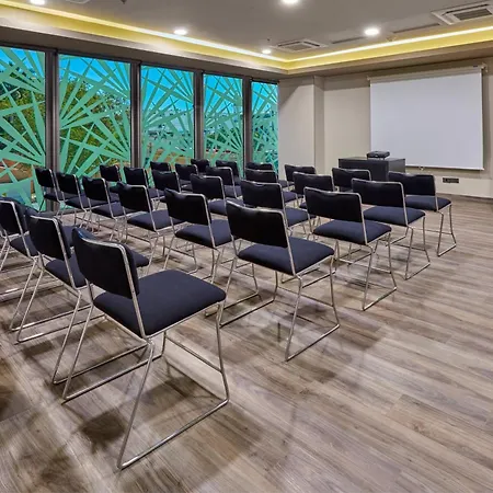 City Express Plus By Marriott Merida-3